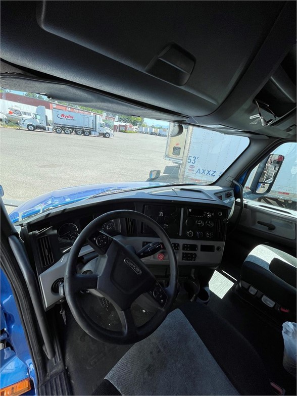 2019 FREIGHTLINER CASCADIA 126 8027196191