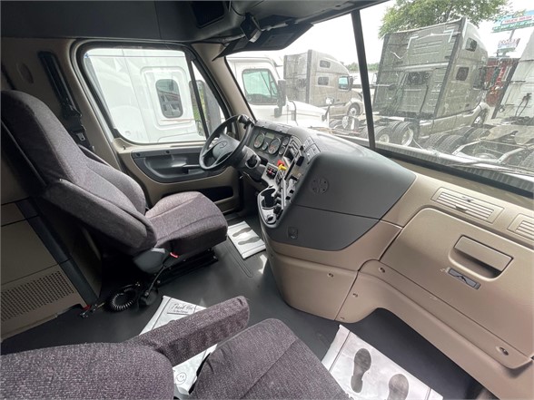 2015 FREIGHTLINER CASCADIA 125 8027324932