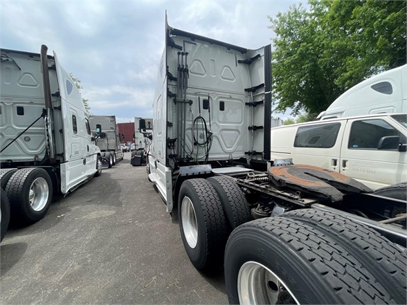 2015 FREIGHTLINER CASCADIA 125 8027324937