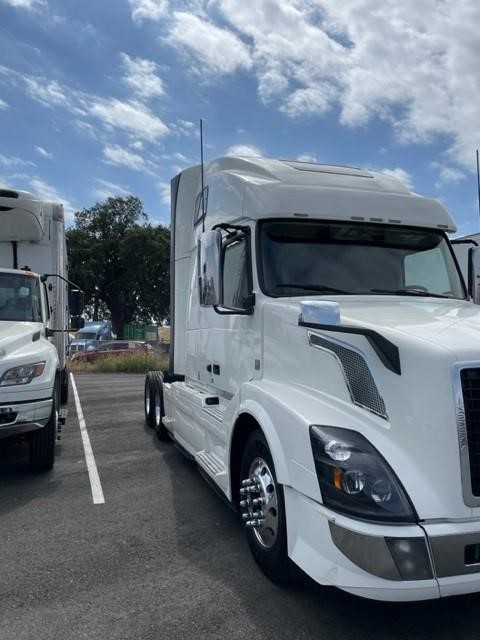 2018 VOLVO VNL64T670 8027411900