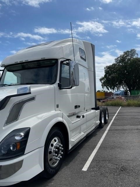 2018 VOLVO VNL64T670 8027411902