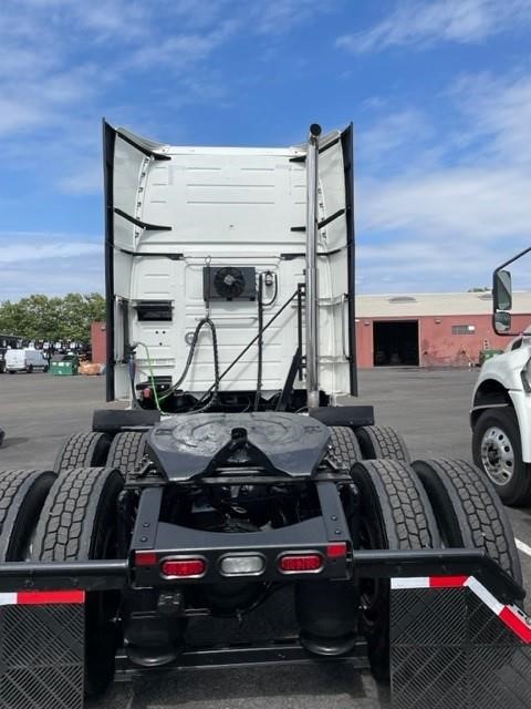 2018 VOLVO VNL64T670 8027411907